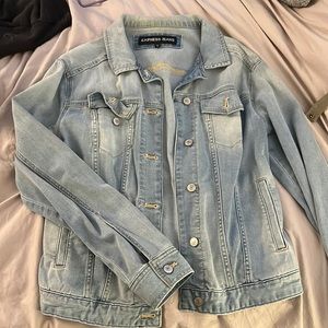EXPRESS soft denim oversized trucker jacket light wash size medium